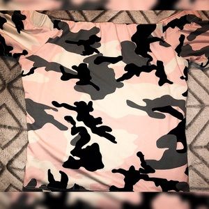 VERY CUTE CAMOUFLAGE TOP!